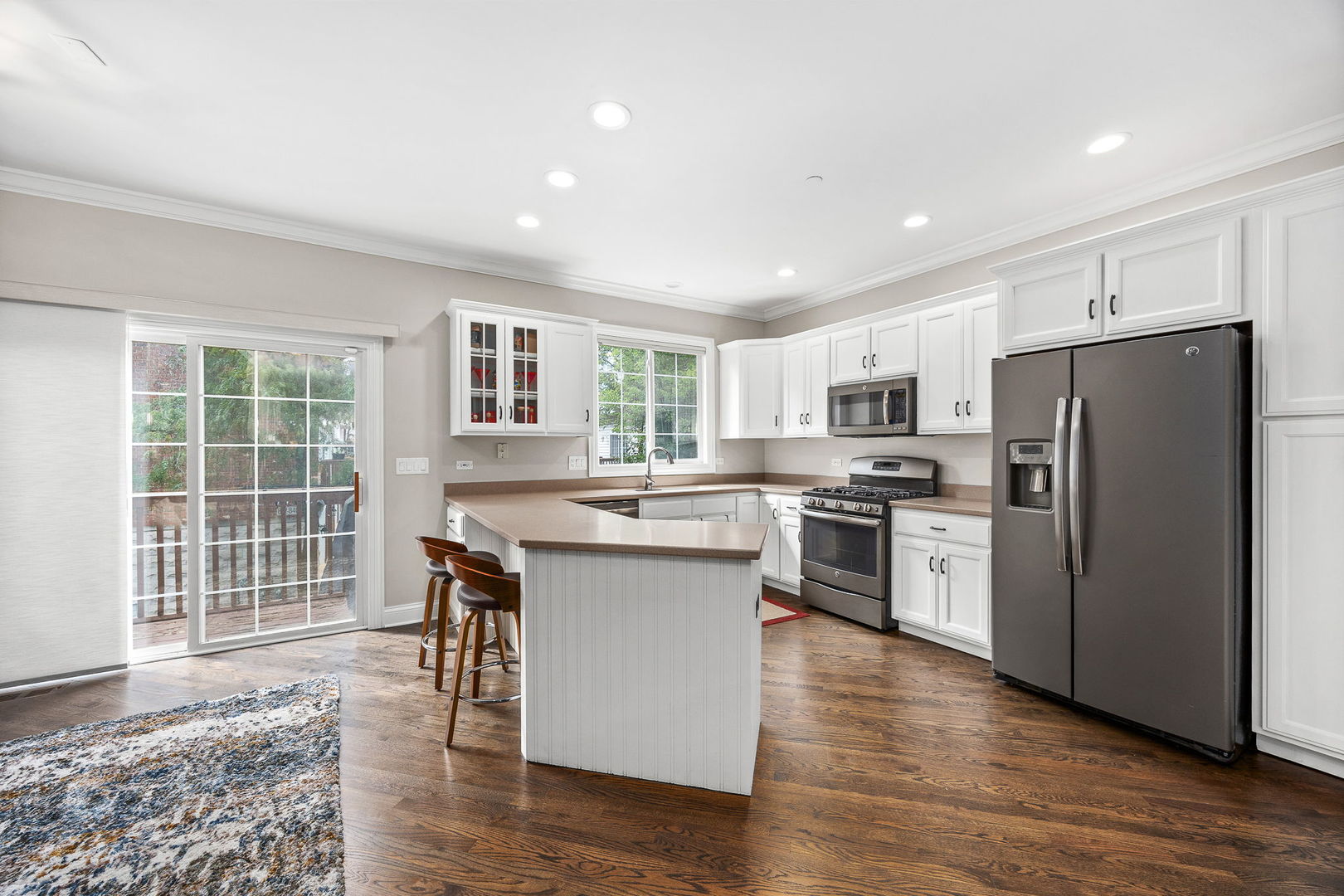 822 Shandrew Drive, Naperville, IL 60540