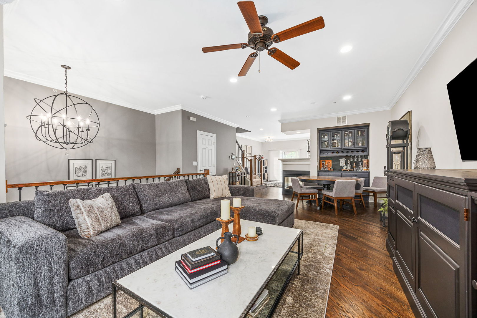 822 Shandrew Drive, Naperville, IL 60540