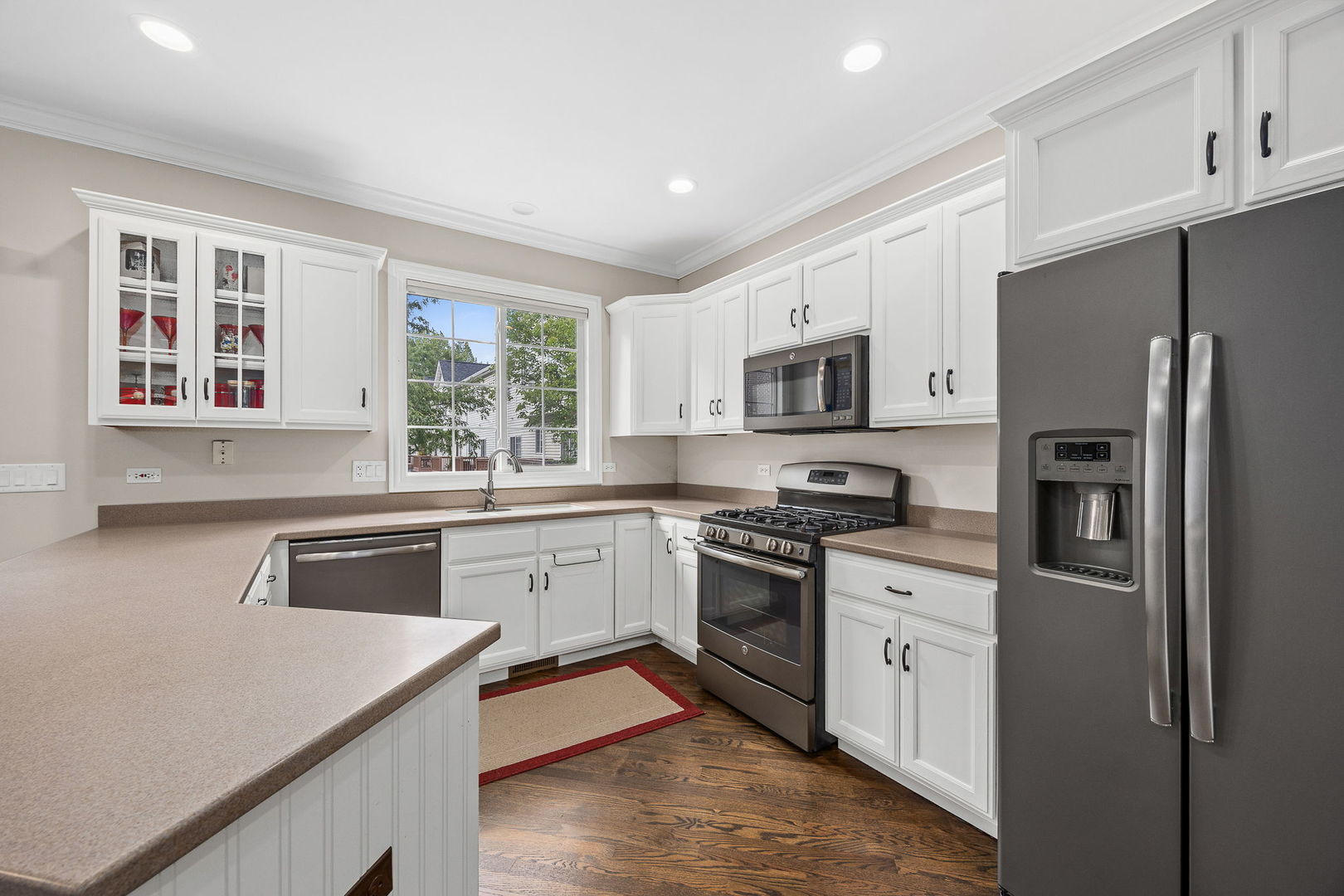 822 Shandrew Drive, Naperville, IL 60540