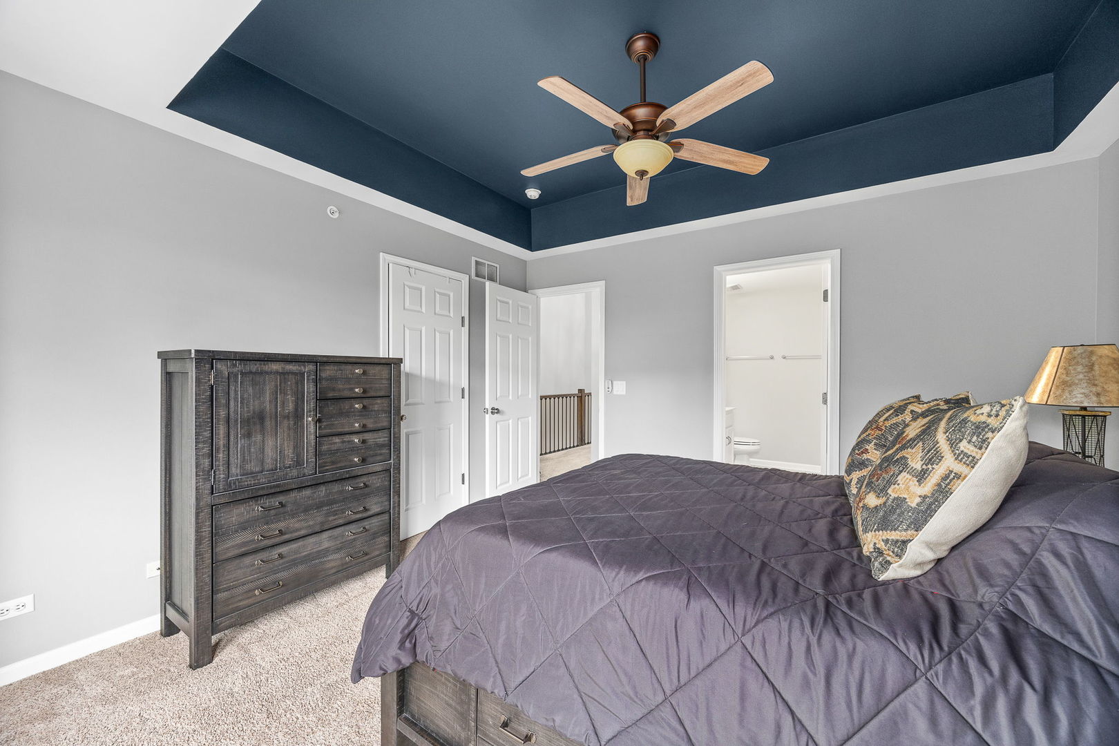 822 Shandrew Drive, Naperville, IL 60540