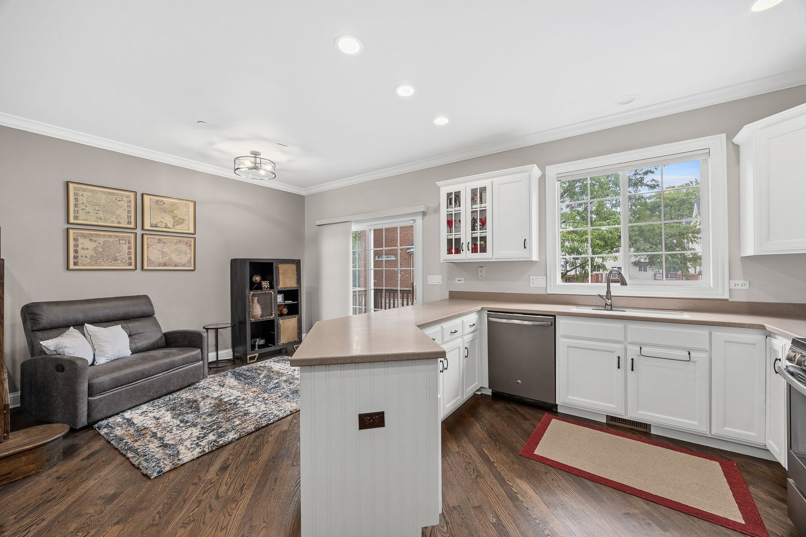 822 Shandrew Drive, Naperville, IL 60540