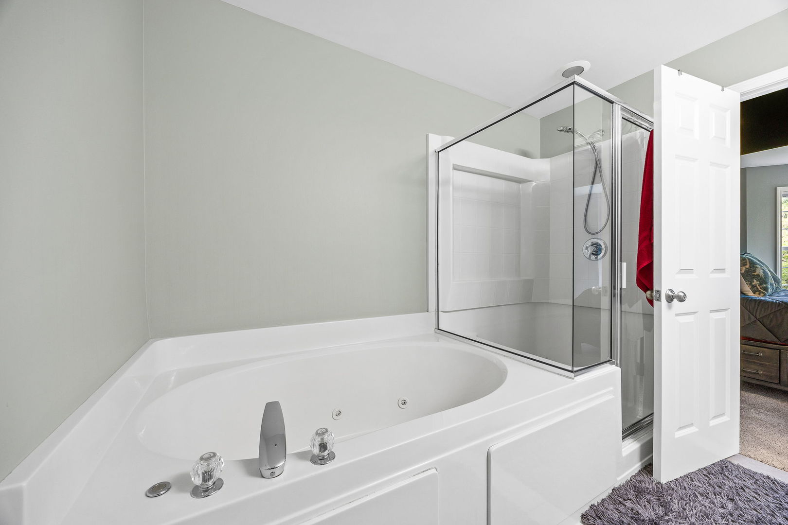 822 Shandrew Drive, Naperville, IL 60540