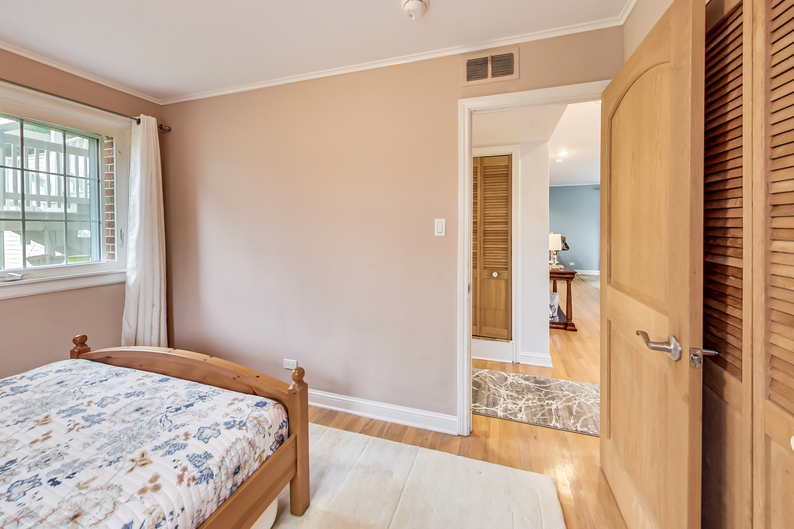 2609 Eisenhower Drive, Des Plaines, IL 60018