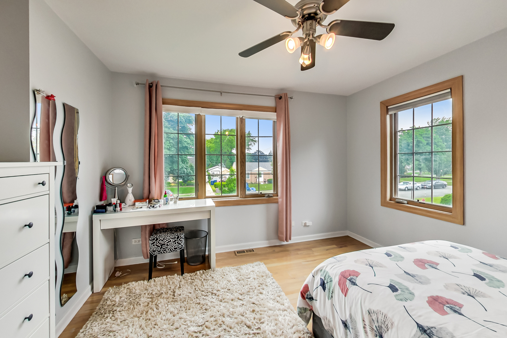 2609 Eisenhower Drive, Des Plaines, IL 60018