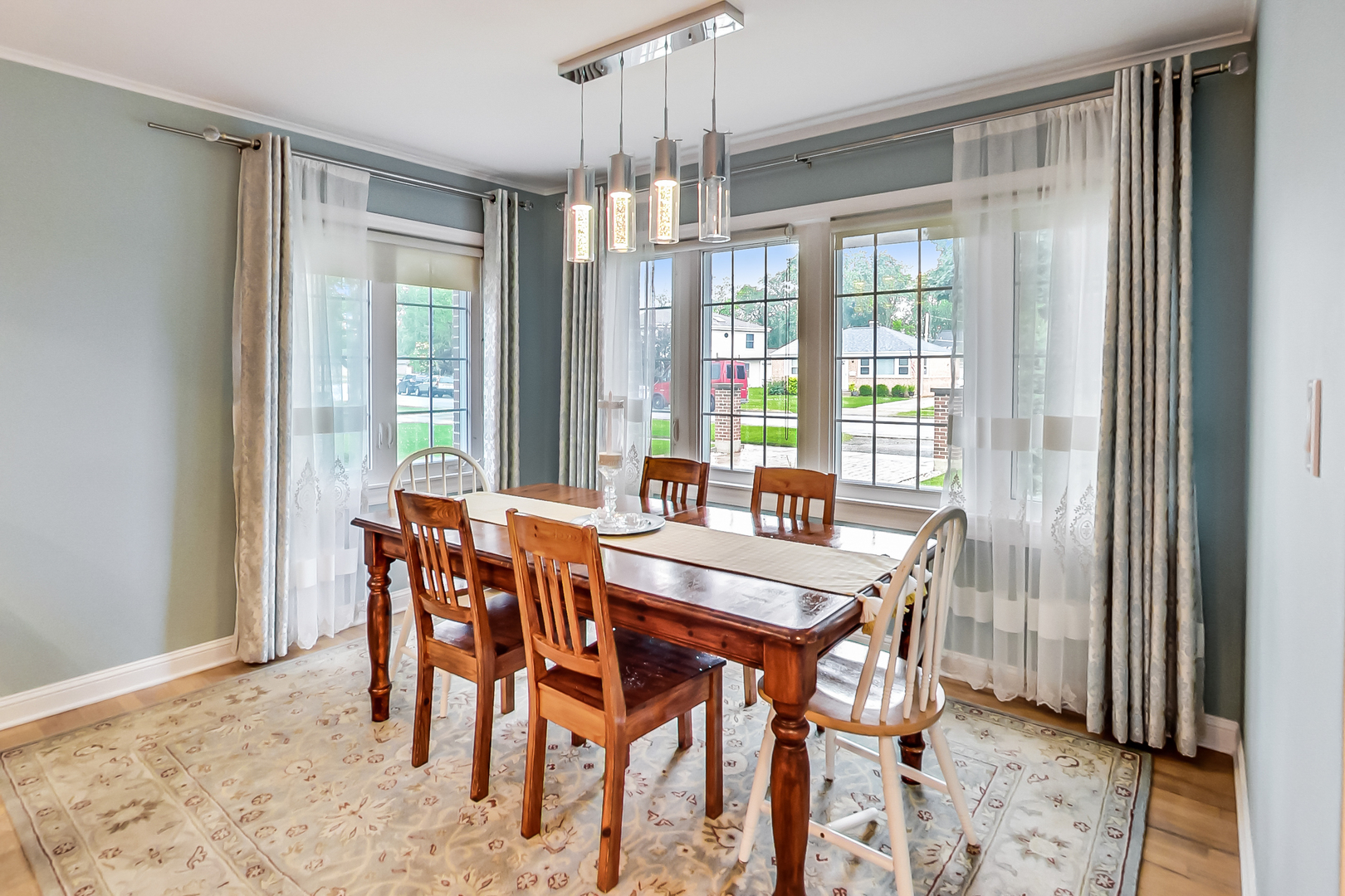 2609 Eisenhower Drive, Des Plaines, IL 60018