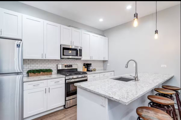 2501 N Southport Avenue #2R, Chicago, IL 60614