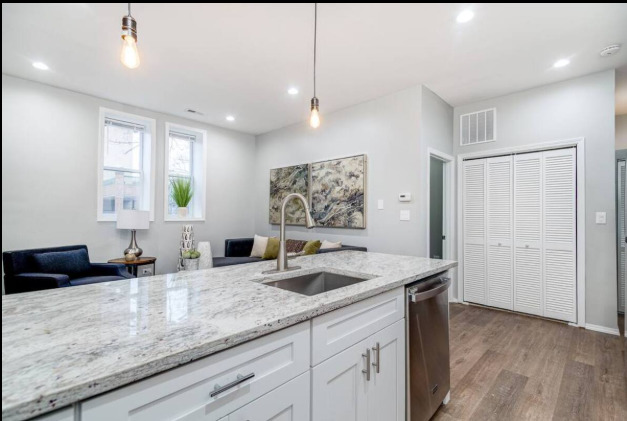 2501 N Southport Avenue #2R, Chicago, IL 60614