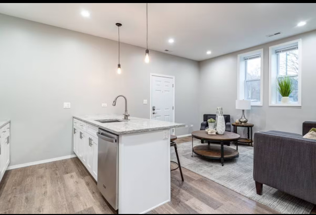 2501 N Southport Avenue #2R, Chicago, IL 60614