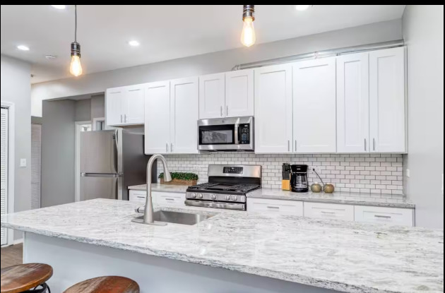 2501 N Southport Avenue #2R, Chicago, IL 60614