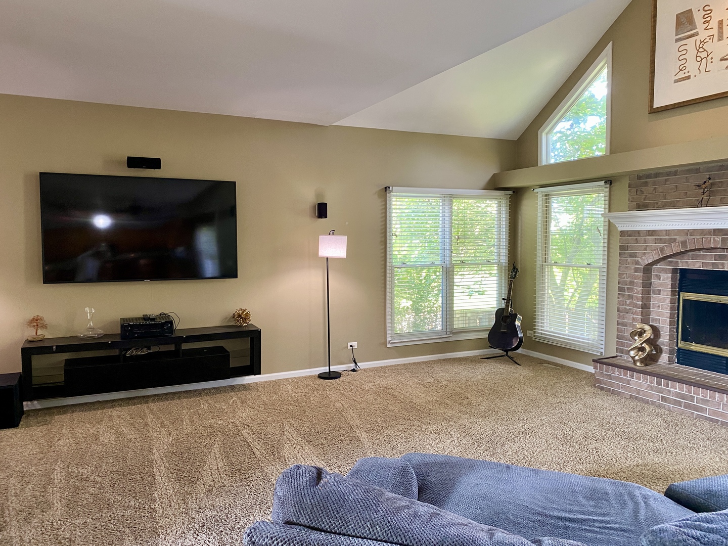 2412 Avalon Court, Aurora, IL 60503