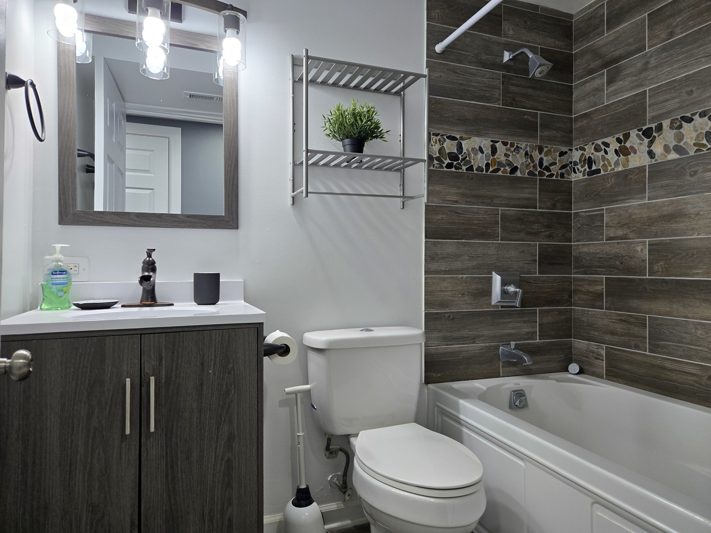 6137 S Kimbark Avenue #B, Chicago, IL 60637