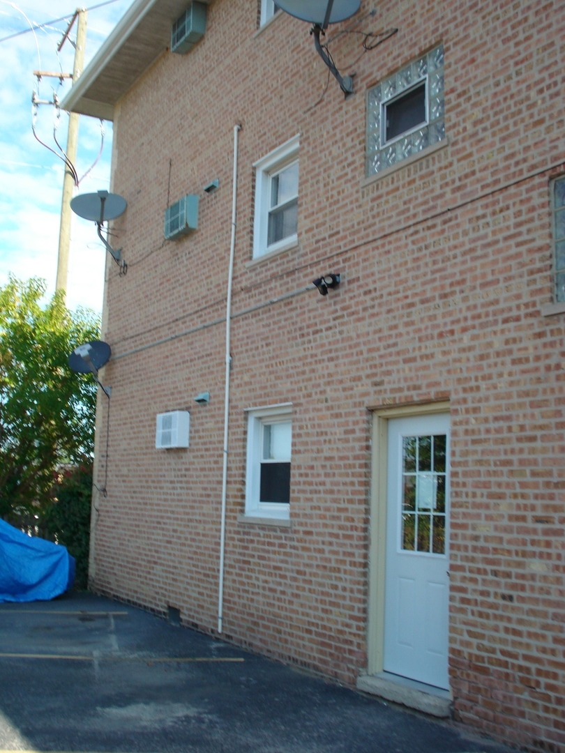 8751 W 79th Street #1, Justice, IL 60458