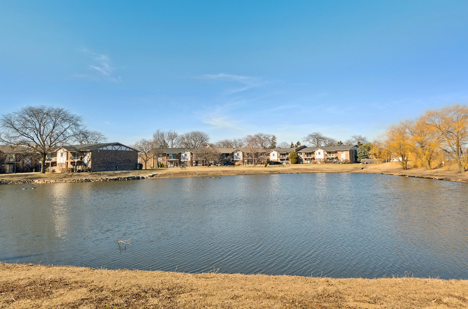 9S120 Lake Drive #201, Willowbrook, IL 60527