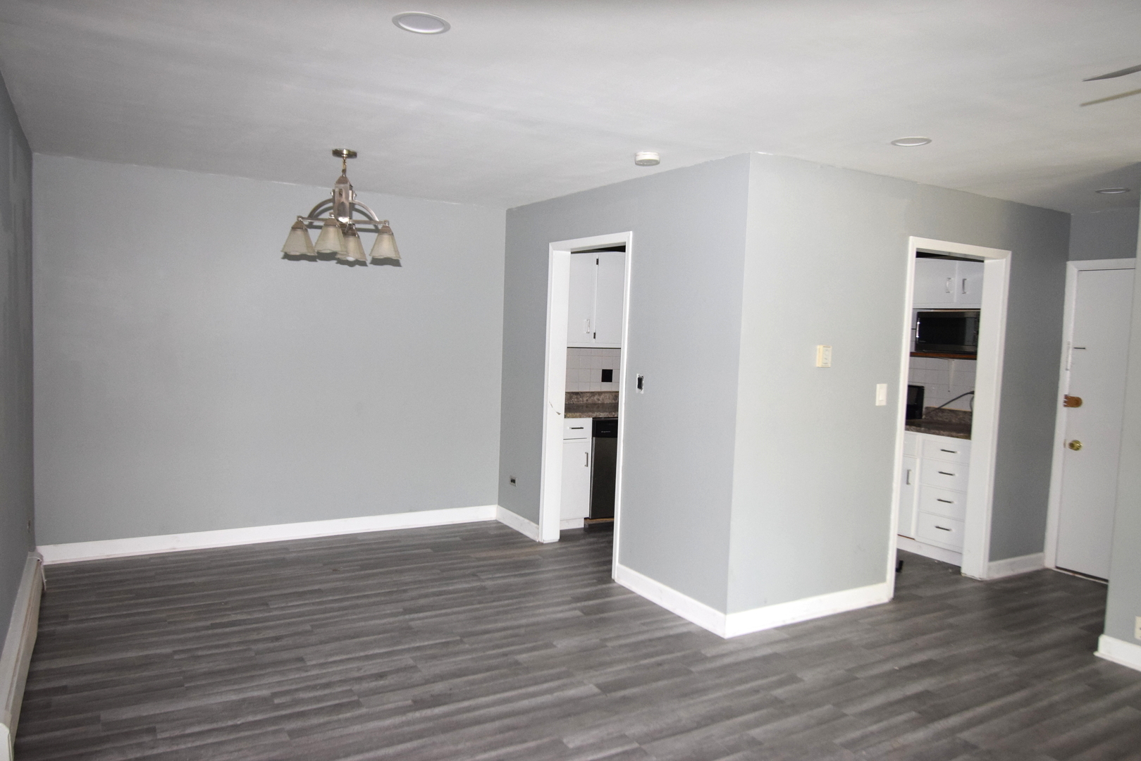 9S120 Lake Drive #201, Willowbrook, IL 60527