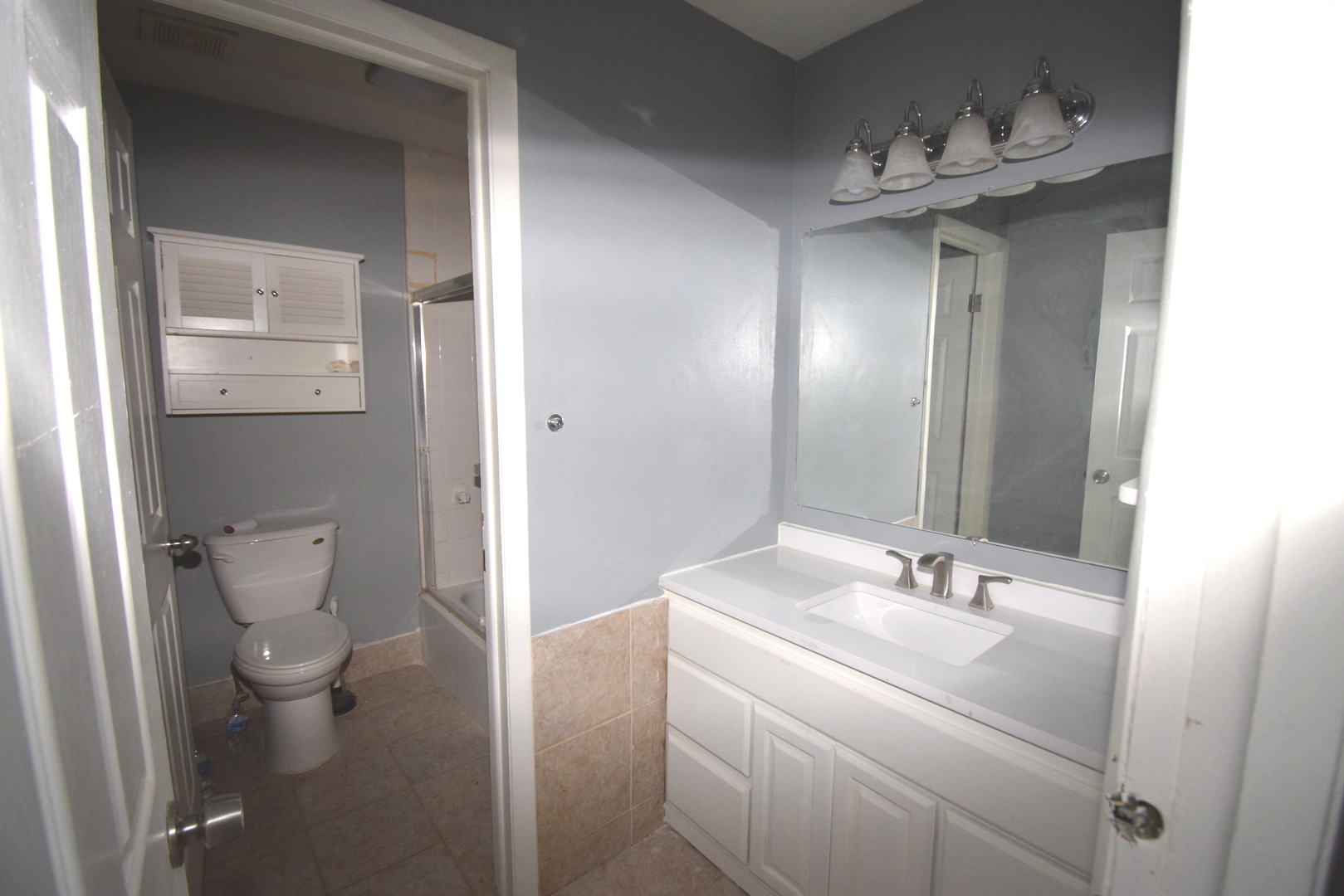 9S120 Lake Drive #201, Willowbrook, IL 60527