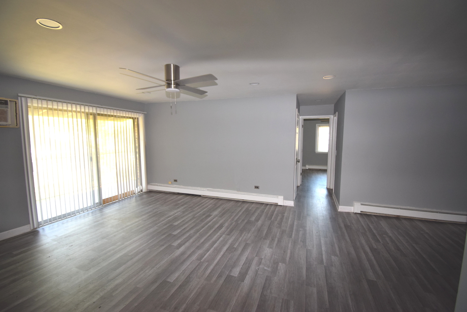 9S120 Lake Drive #201, Willowbrook, IL 60527