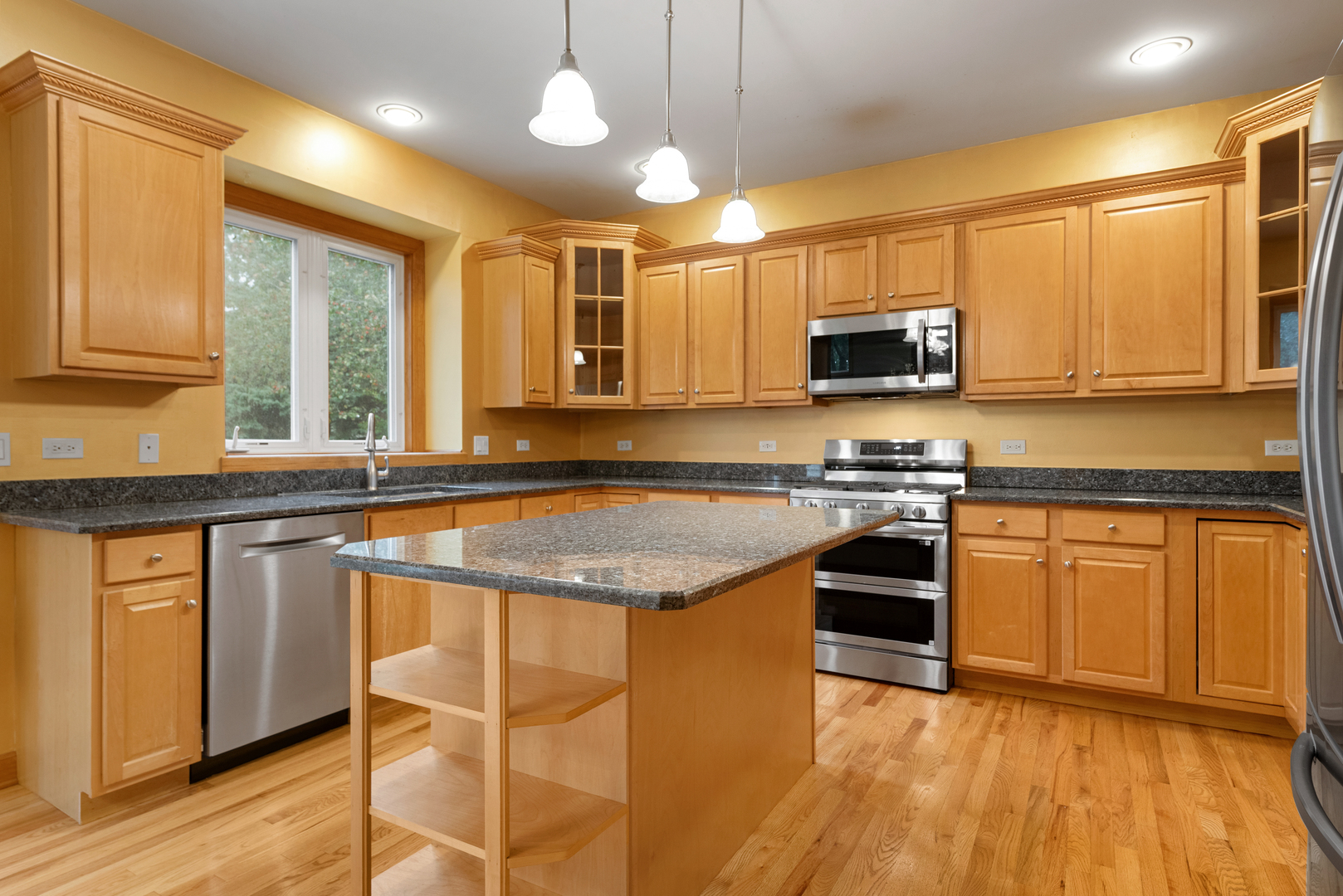 411 BAYBERRY Drive, Oswego, IL 60543
