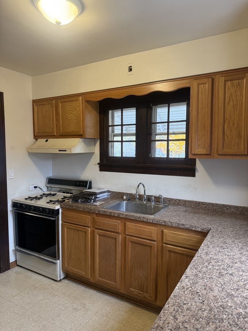 3035 Peoria Street, Steger, IL 60475