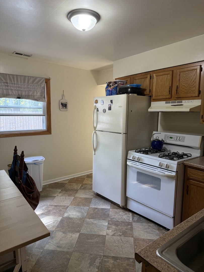 3035 Peoria Street, Steger, IL 60475