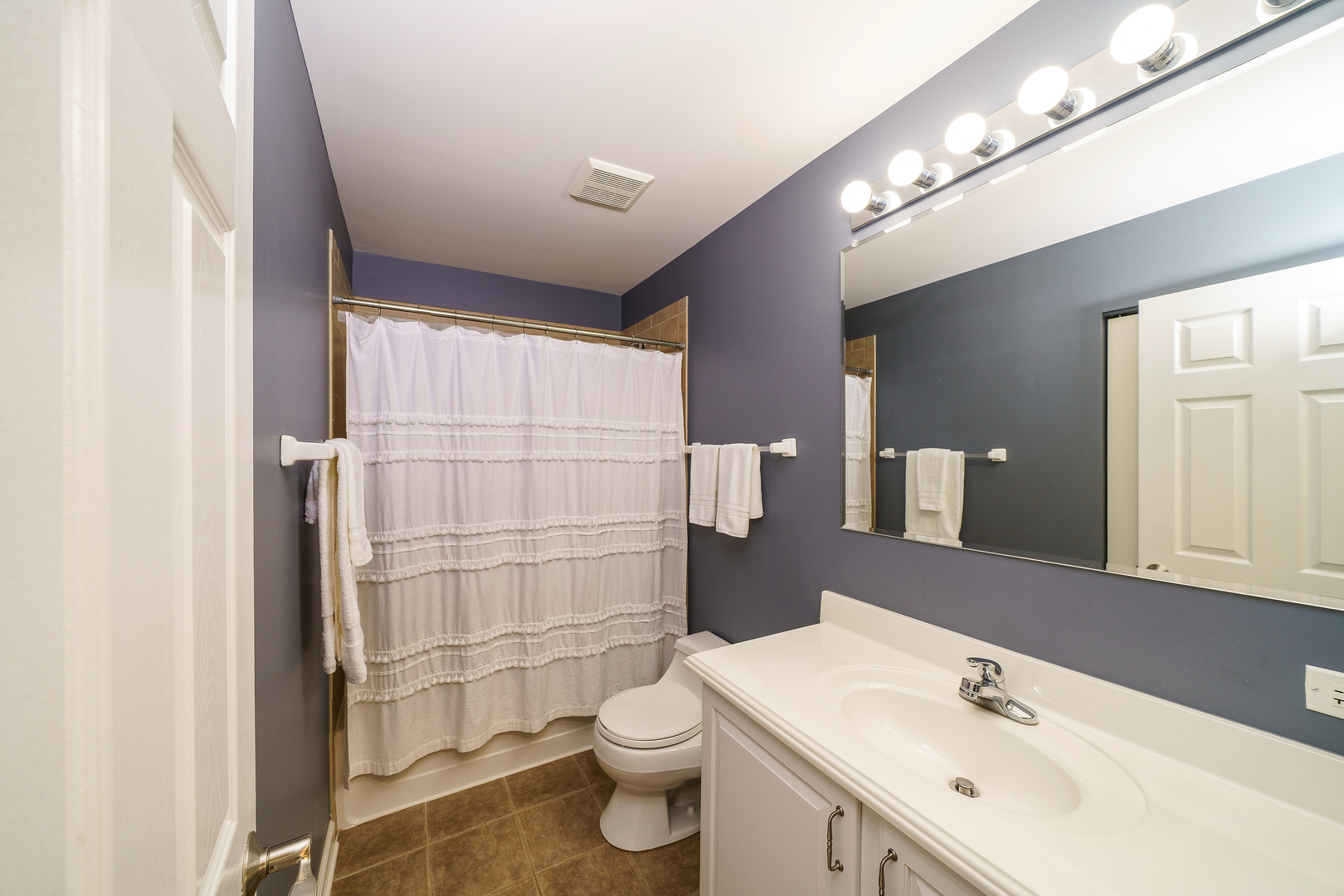 2930 Glacier Way #A, Wauconda, IL 60084