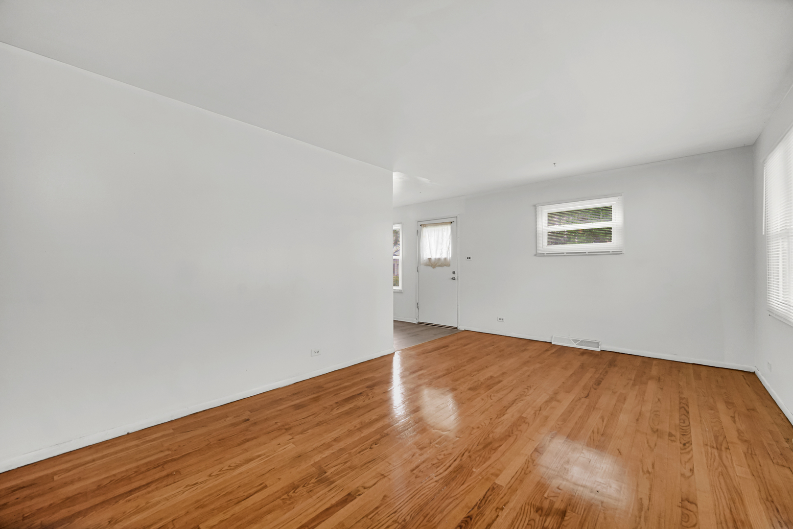 16300 Winchester Avenue, Markham, IL 60426