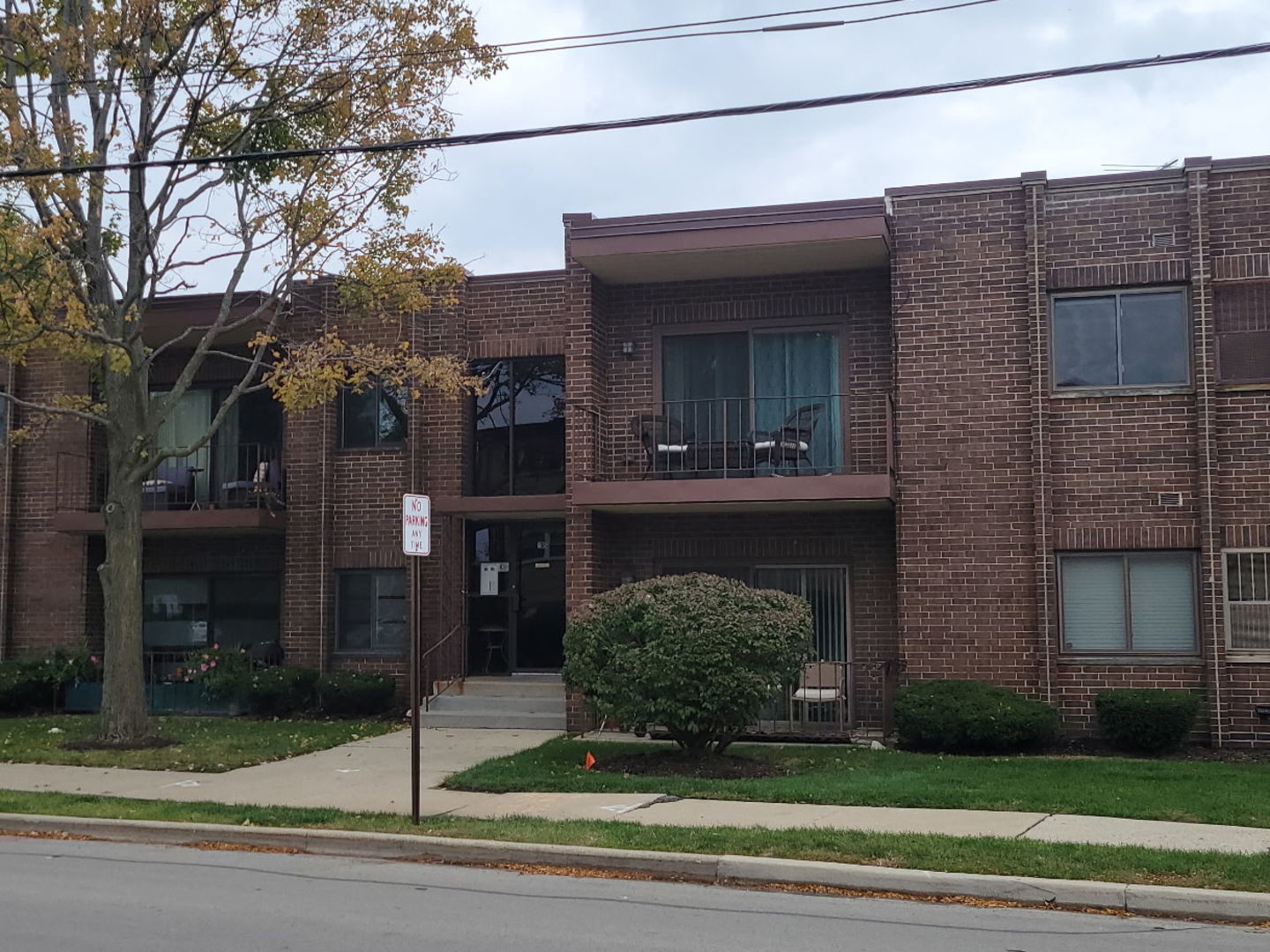 105 S Arlington Avenue #204, Elmhurst, IL 60126