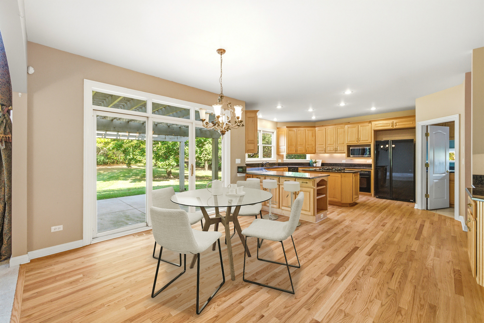 37W004 Ridgewood Drive, St. Charles, IL 60175