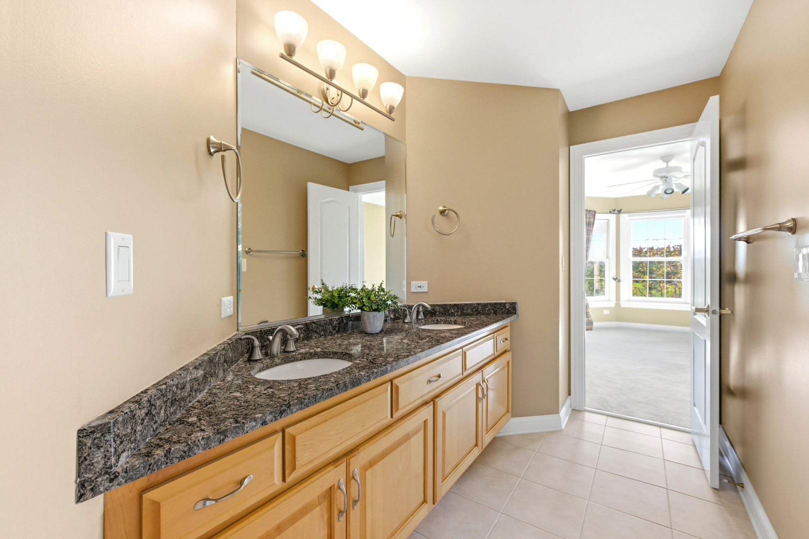 37W004 Ridgewood Drive, St. Charles, IL 60175