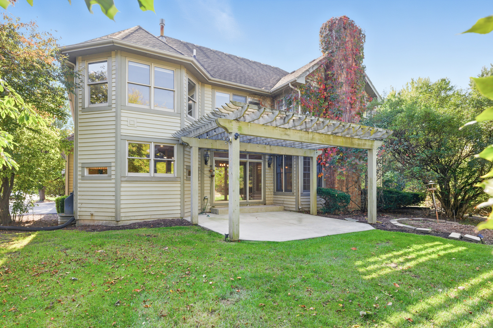 37W004 Ridgewood Drive, St. Charles, IL 60175