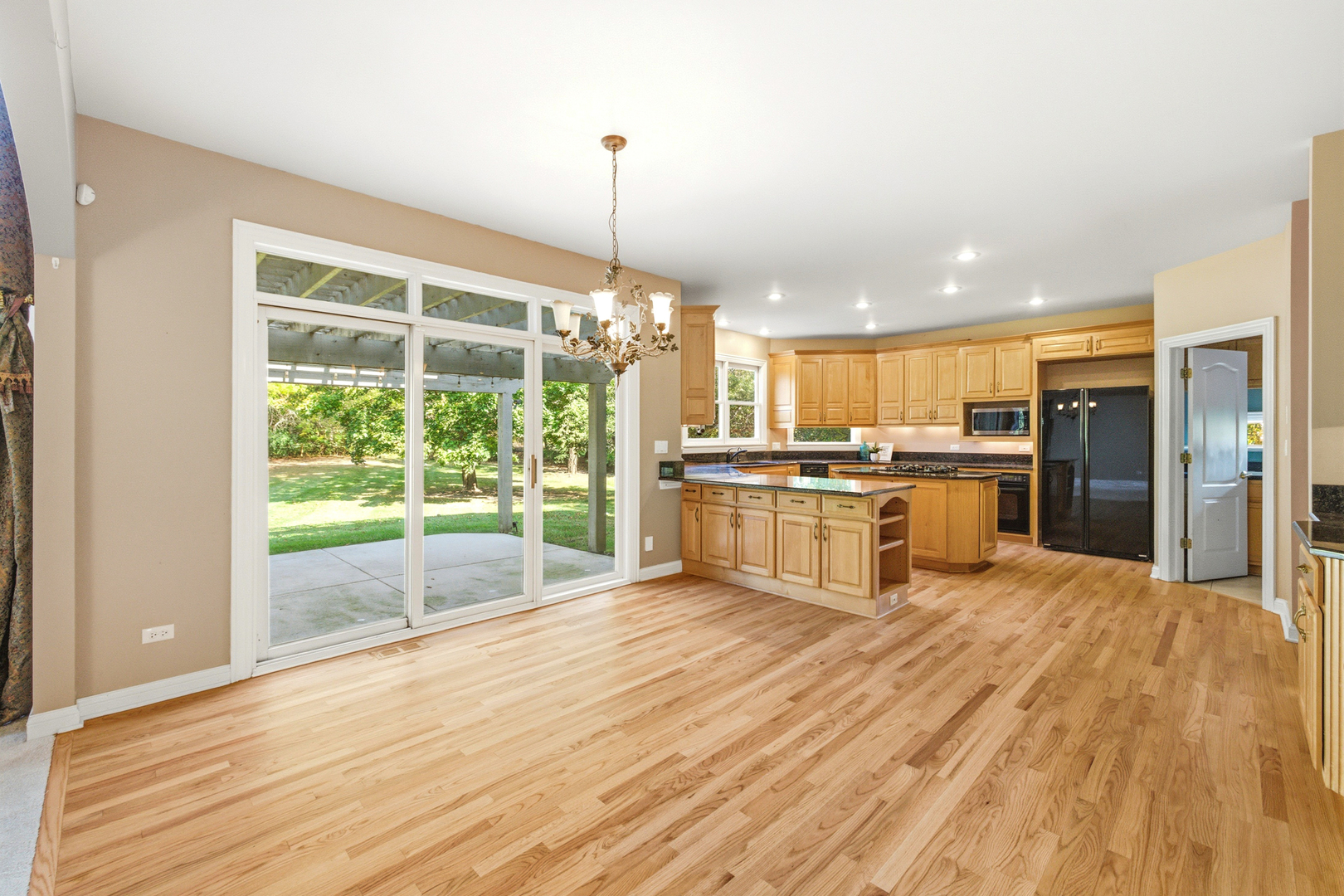 37W004 Ridgewood Drive, St. Charles, IL 60175