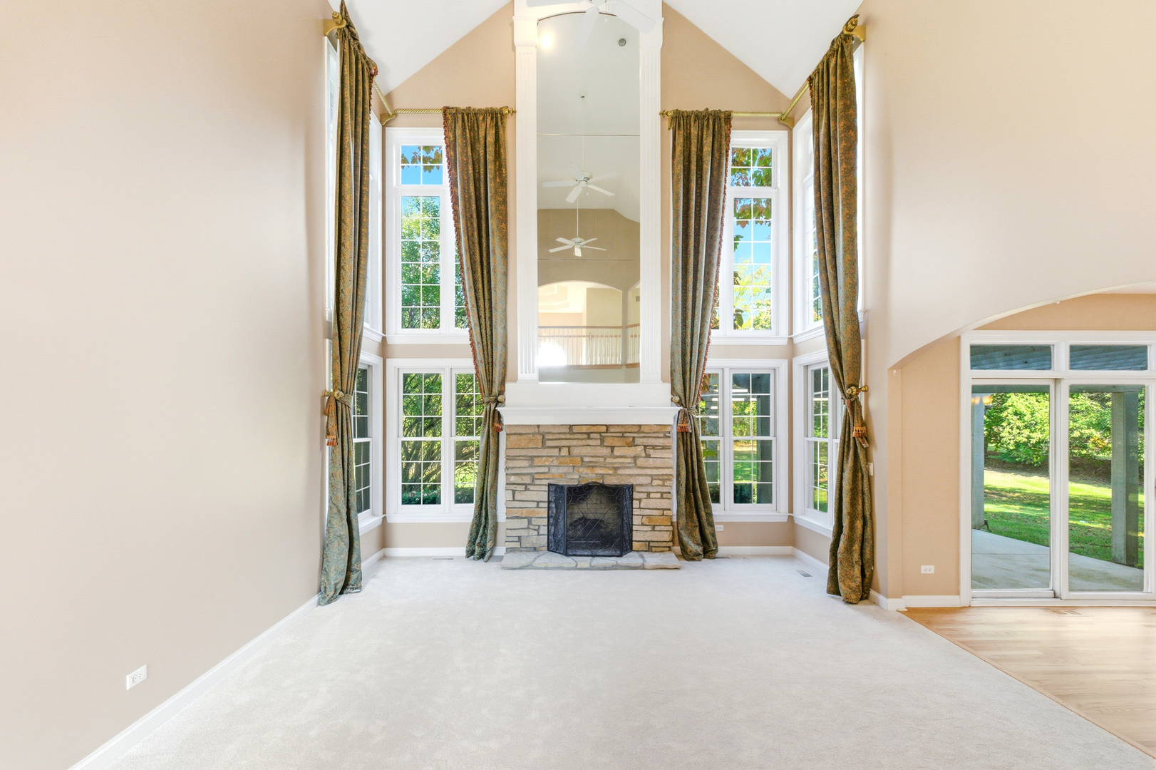 37W004 Ridgewood Drive, St. Charles, IL 60175