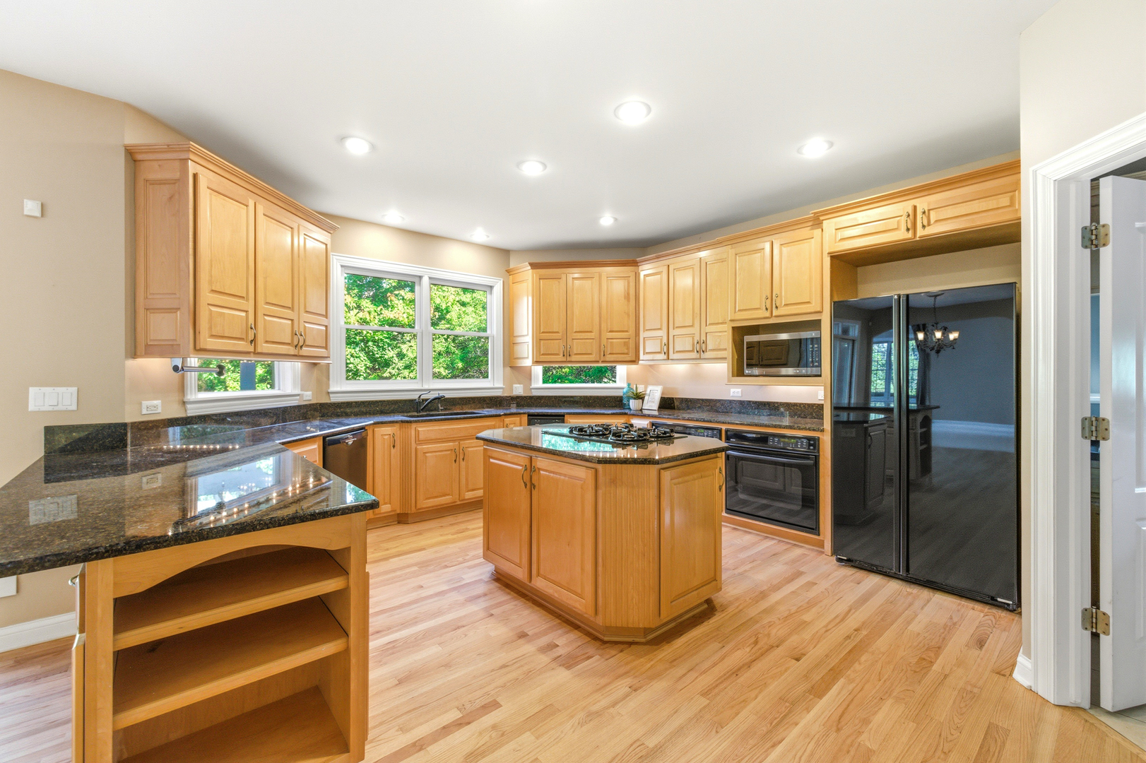 37W004 Ridgewood Drive, St. Charles, IL 60175