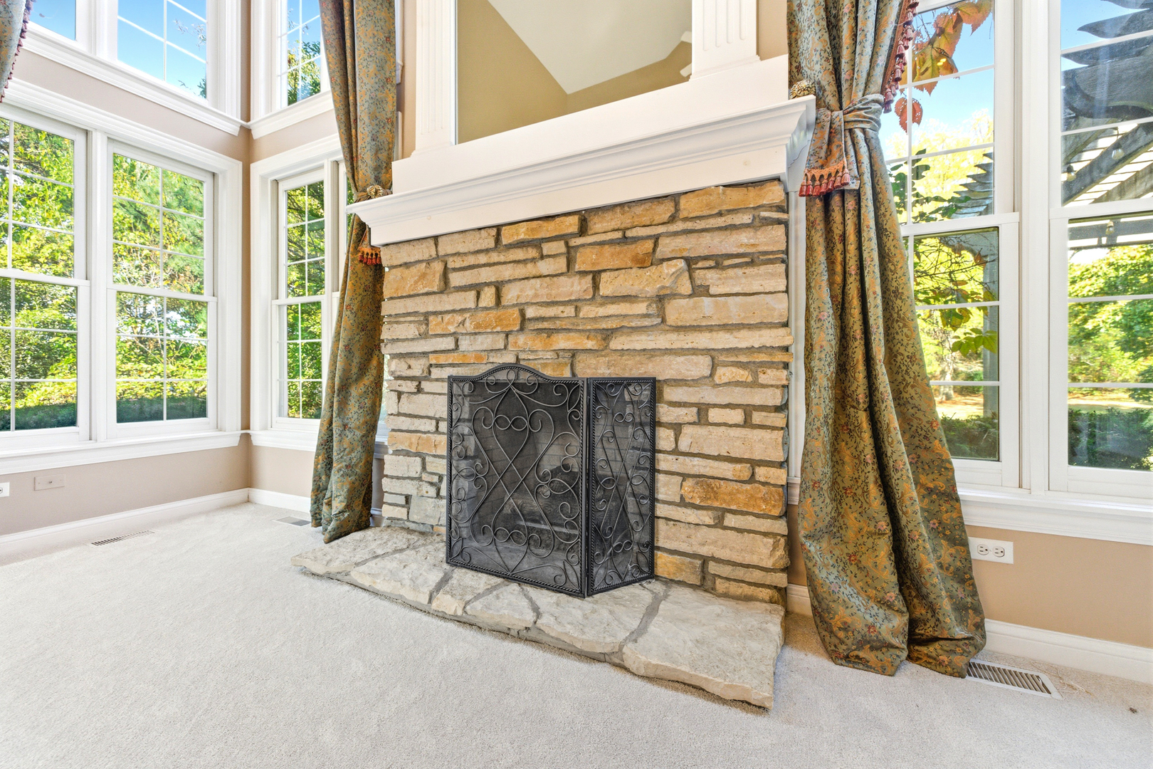 37W004 Ridgewood Drive, St. Charles, IL 60175