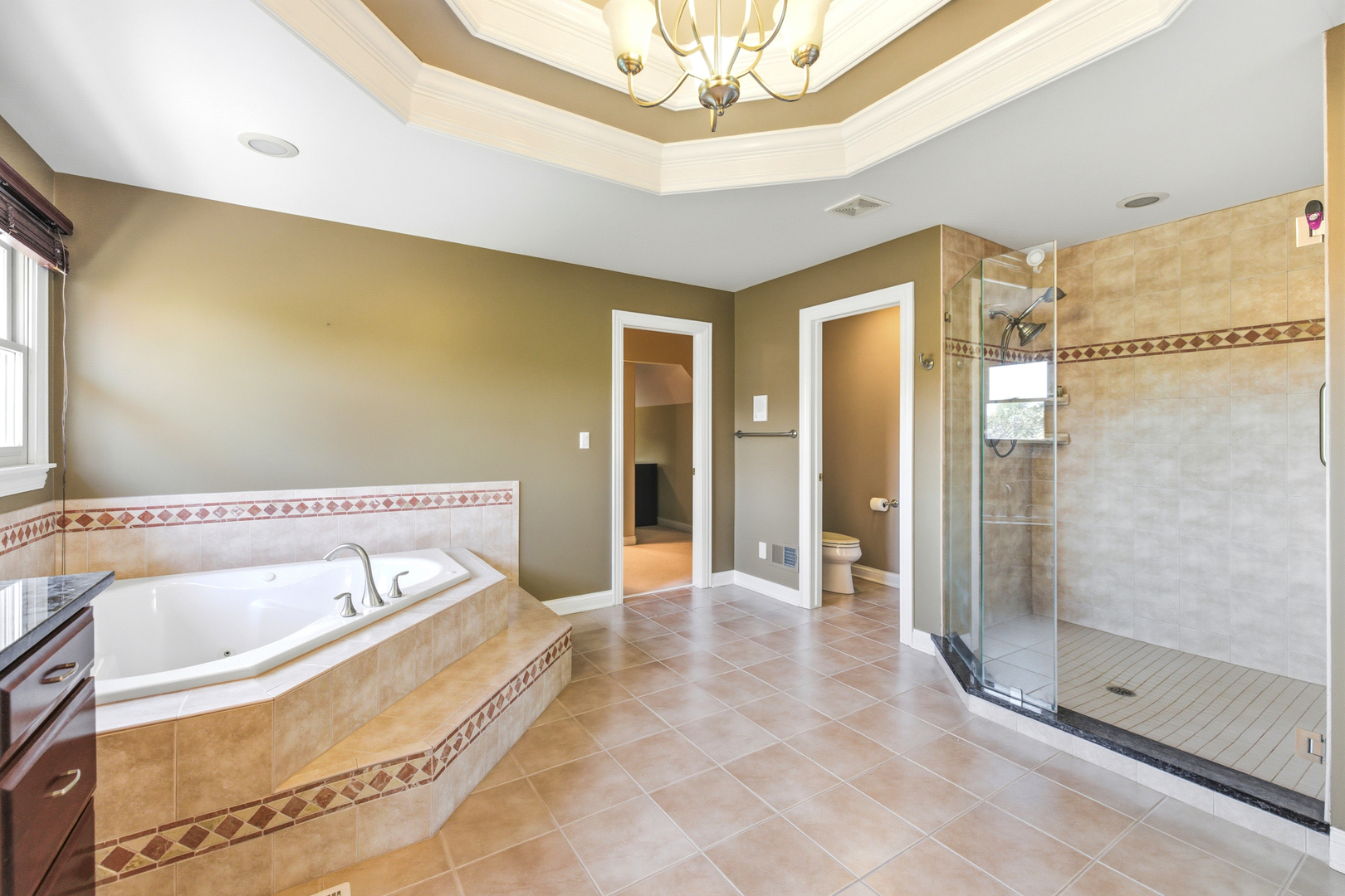 37W004 Ridgewood Drive, St. Charles, IL 60175