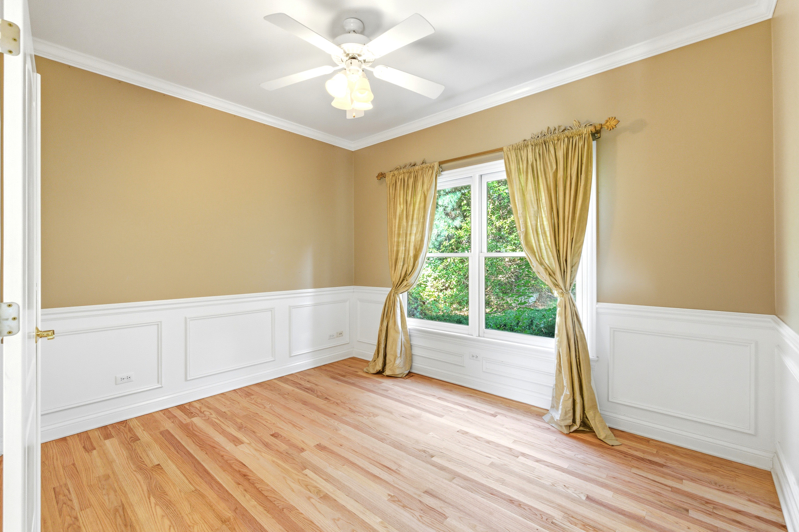 37W004 Ridgewood Drive, St. Charles, IL 60175