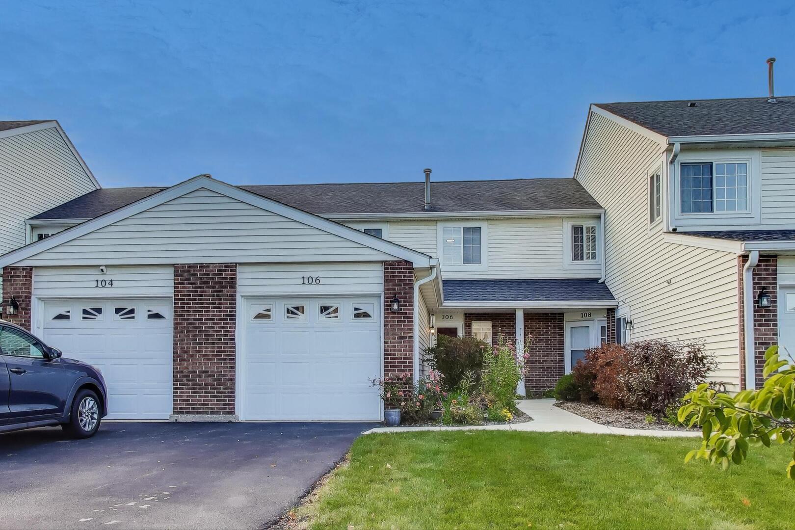 106 BRITTANY Drive, Streamwood, IL 60107