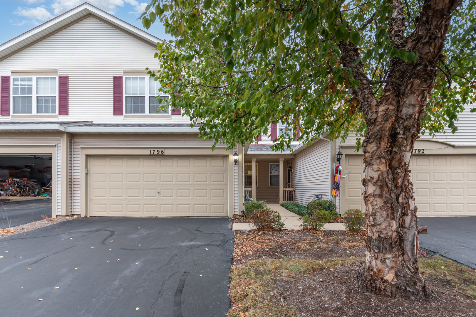 1796 S Wentworth Circle, Romeoville, IL 60446