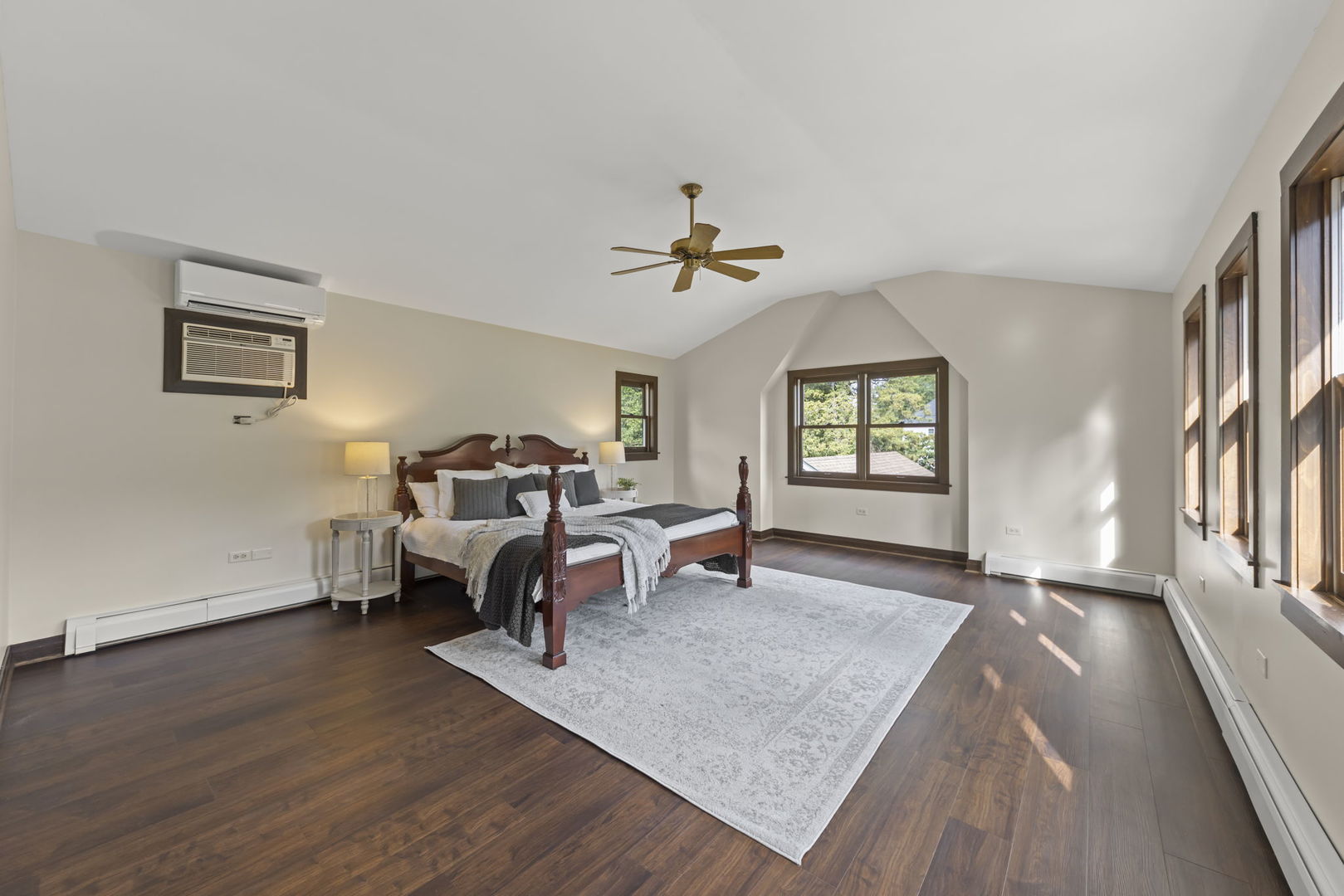 444 S Sleight Street, Naperville, IL 60540