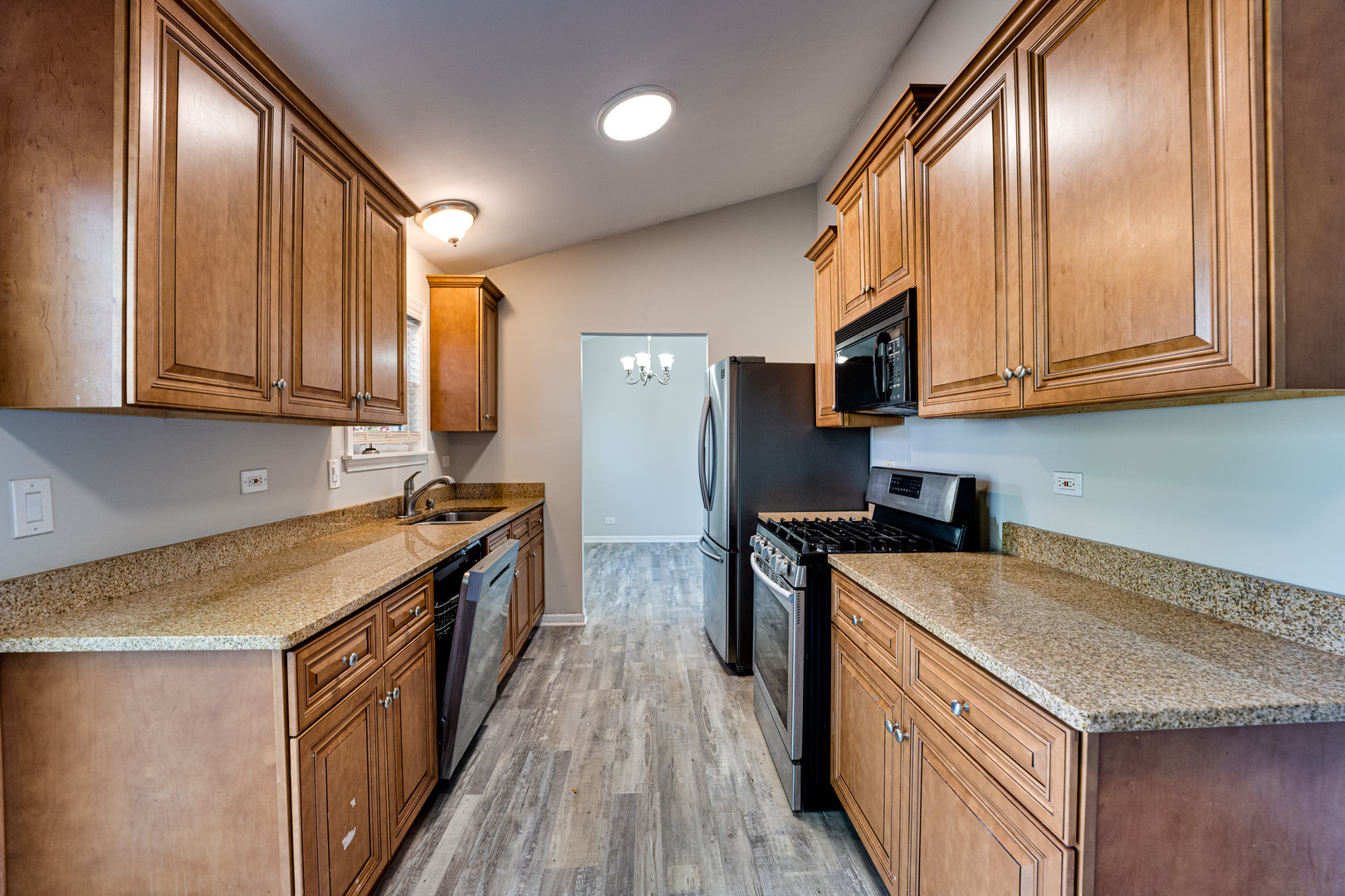 965 Chelsea Lane, Aurora, IL 60504