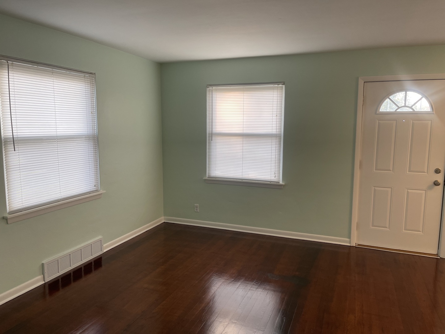 863 Mackinaw Avenue, Calumet City, IL 60409