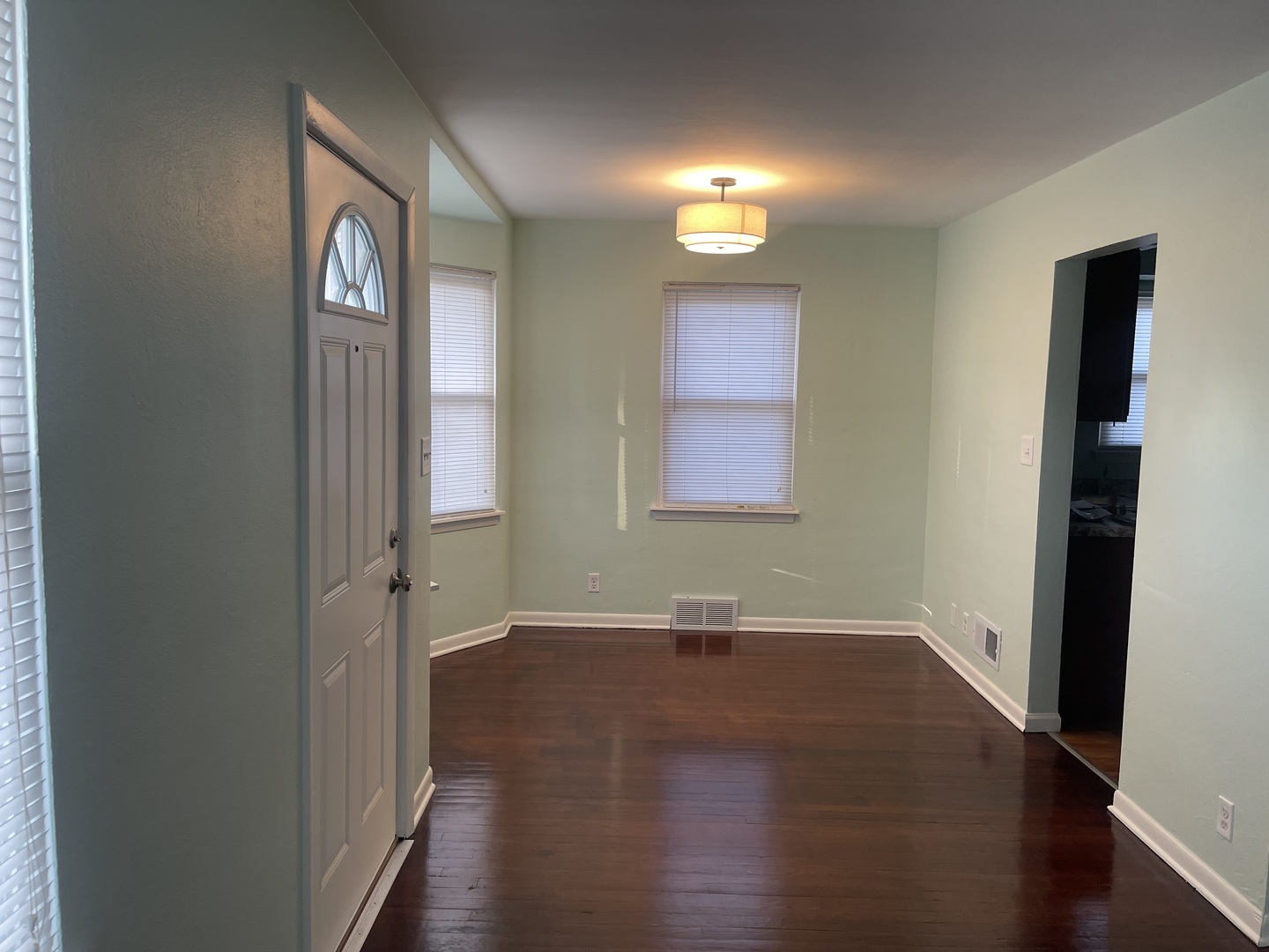 863 Mackinaw Avenue, Calumet City, IL 60409