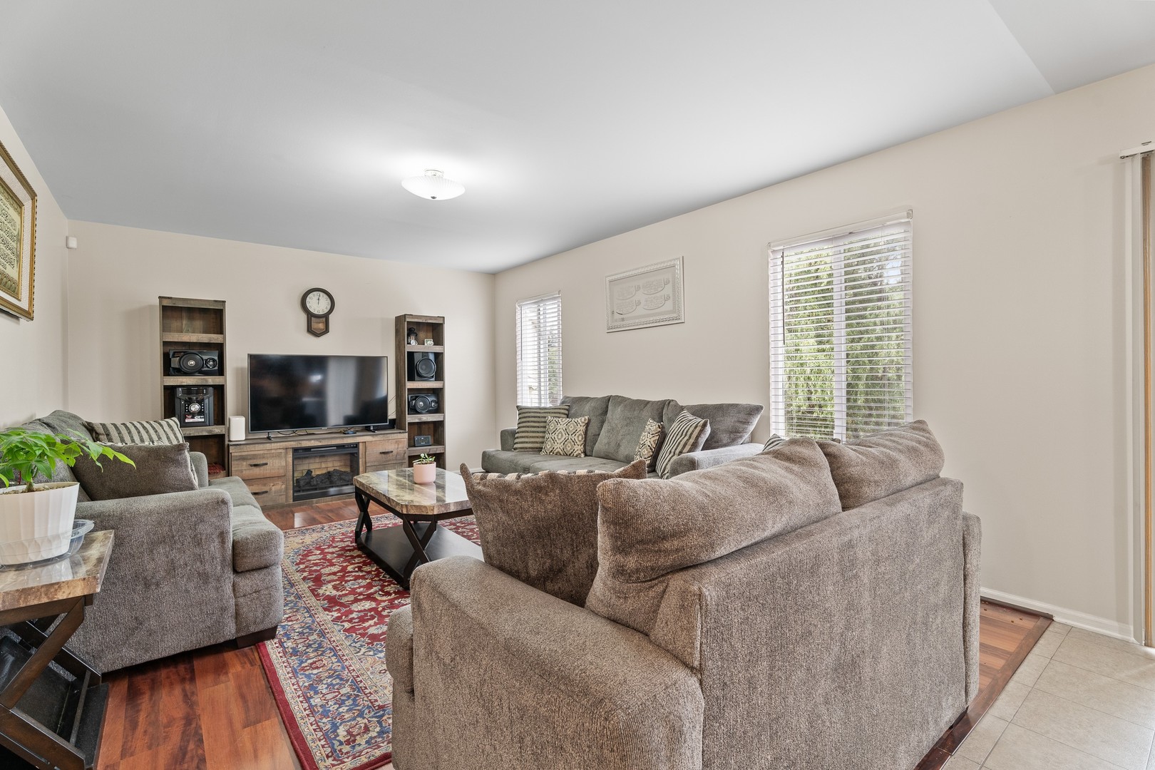 412 Clifton Lane, Bolingbrook, IL 60440