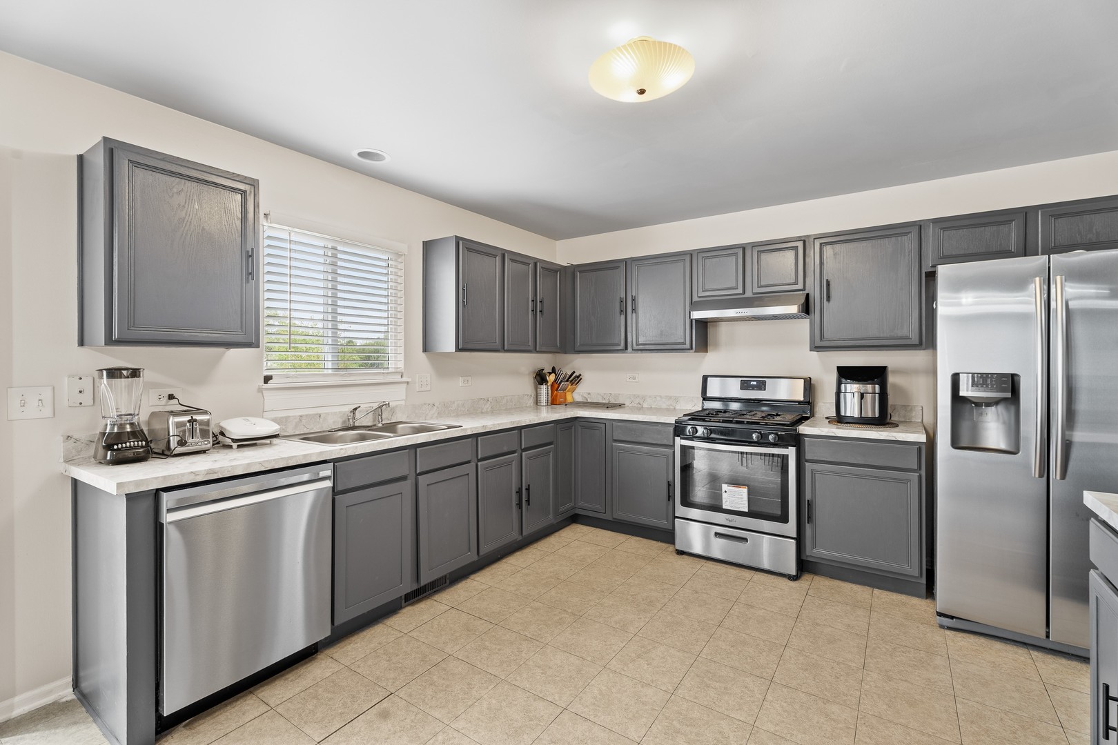 412 Clifton Lane, Bolingbrook, IL 60440