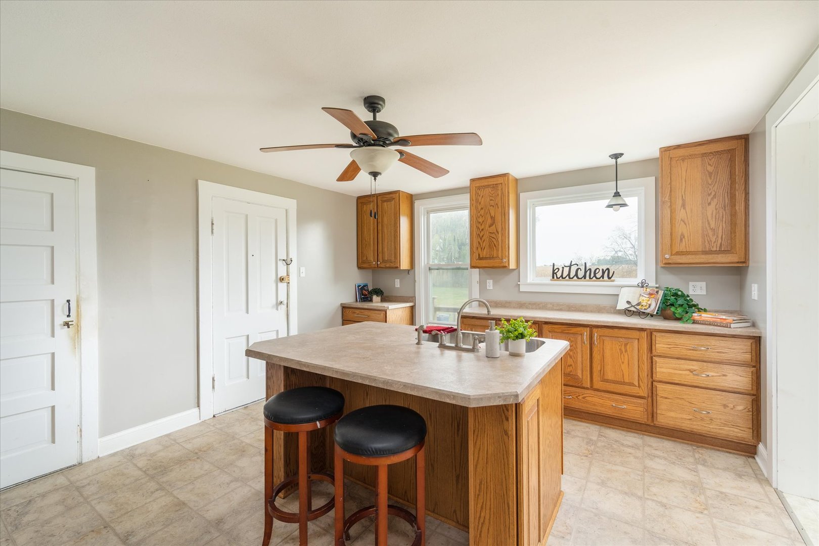 107 E Long Street, Ohio, IL 61349