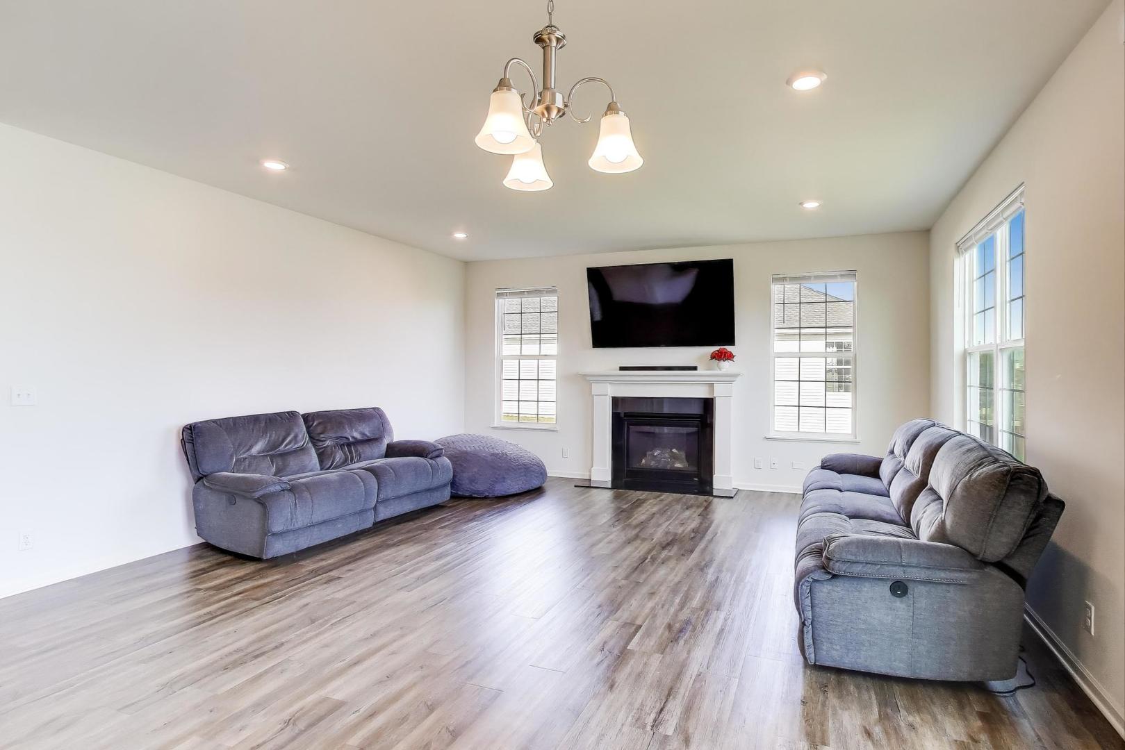 2058 Ingemunson Lane, Yorkville, IL 60560