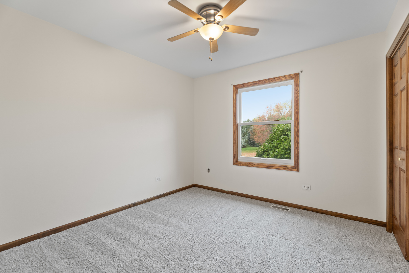 1914 Spring Dale Drive, Spring Grove, IL 60081