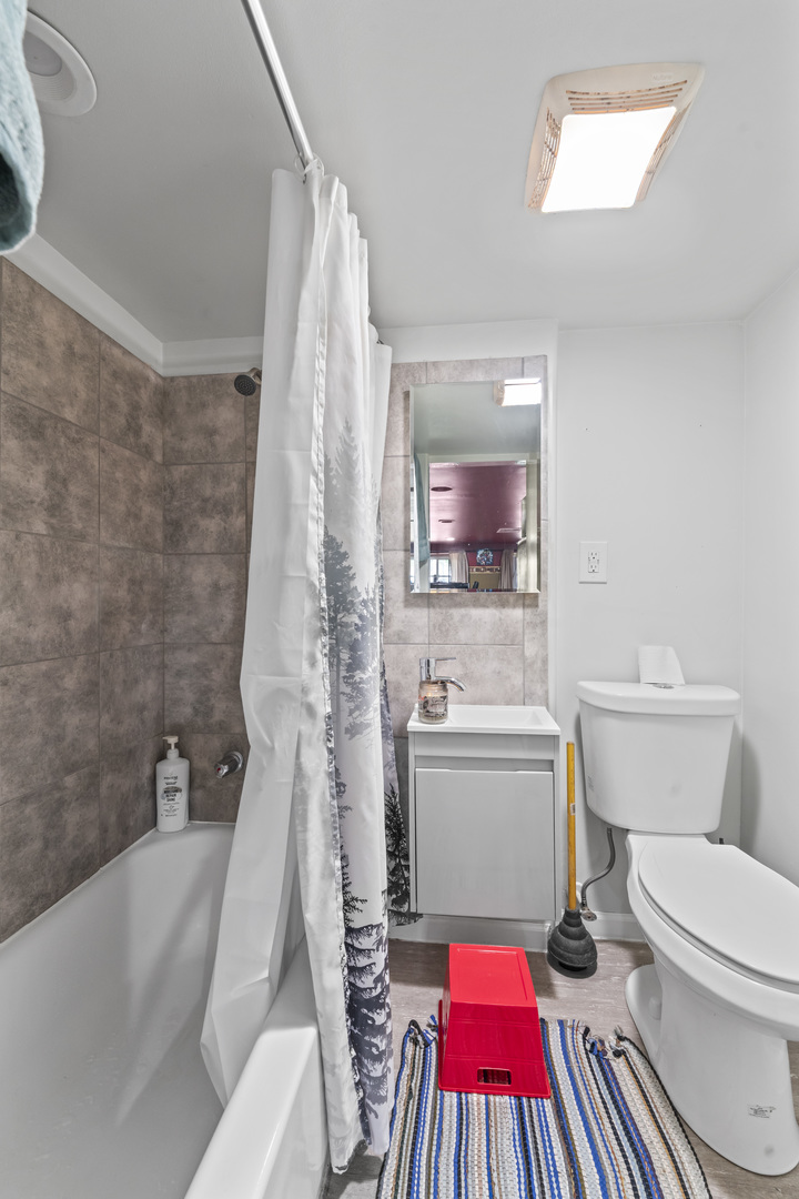 4609 S Rockwell Street, Chicago, IL 60632