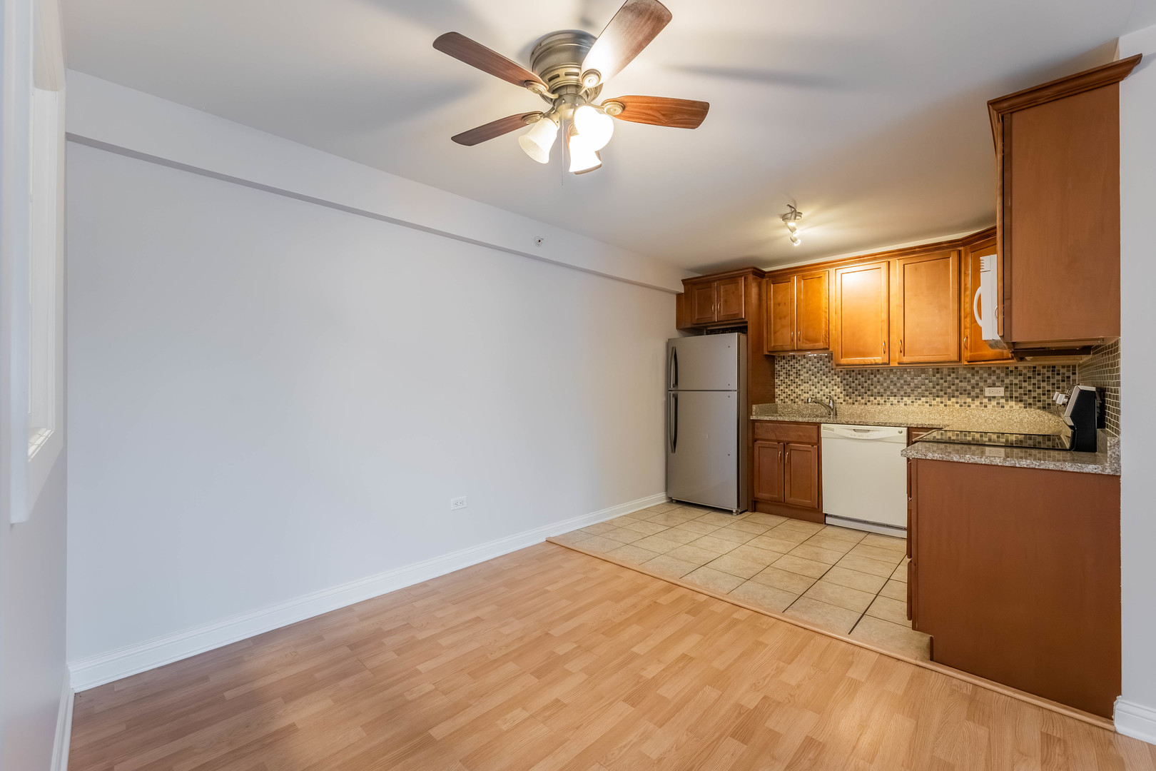 10148 S 84th Terrace #215, Palos Hills, IL 60465