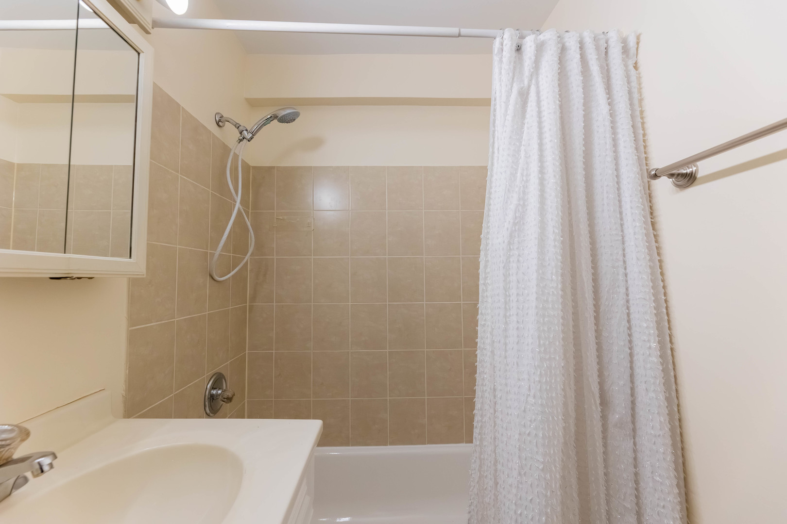 10148 S 84th Terrace #215, Palos Hills, IL 60465