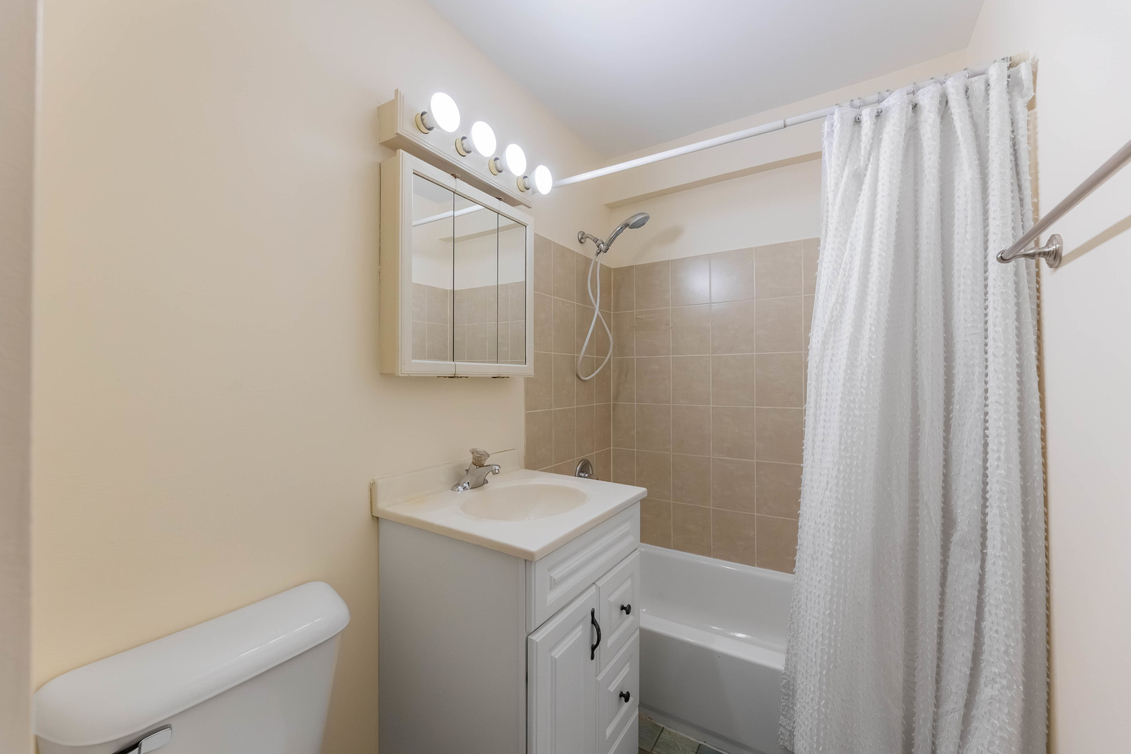 10148 S 84th Terrace #215, Palos Hills, IL 60465